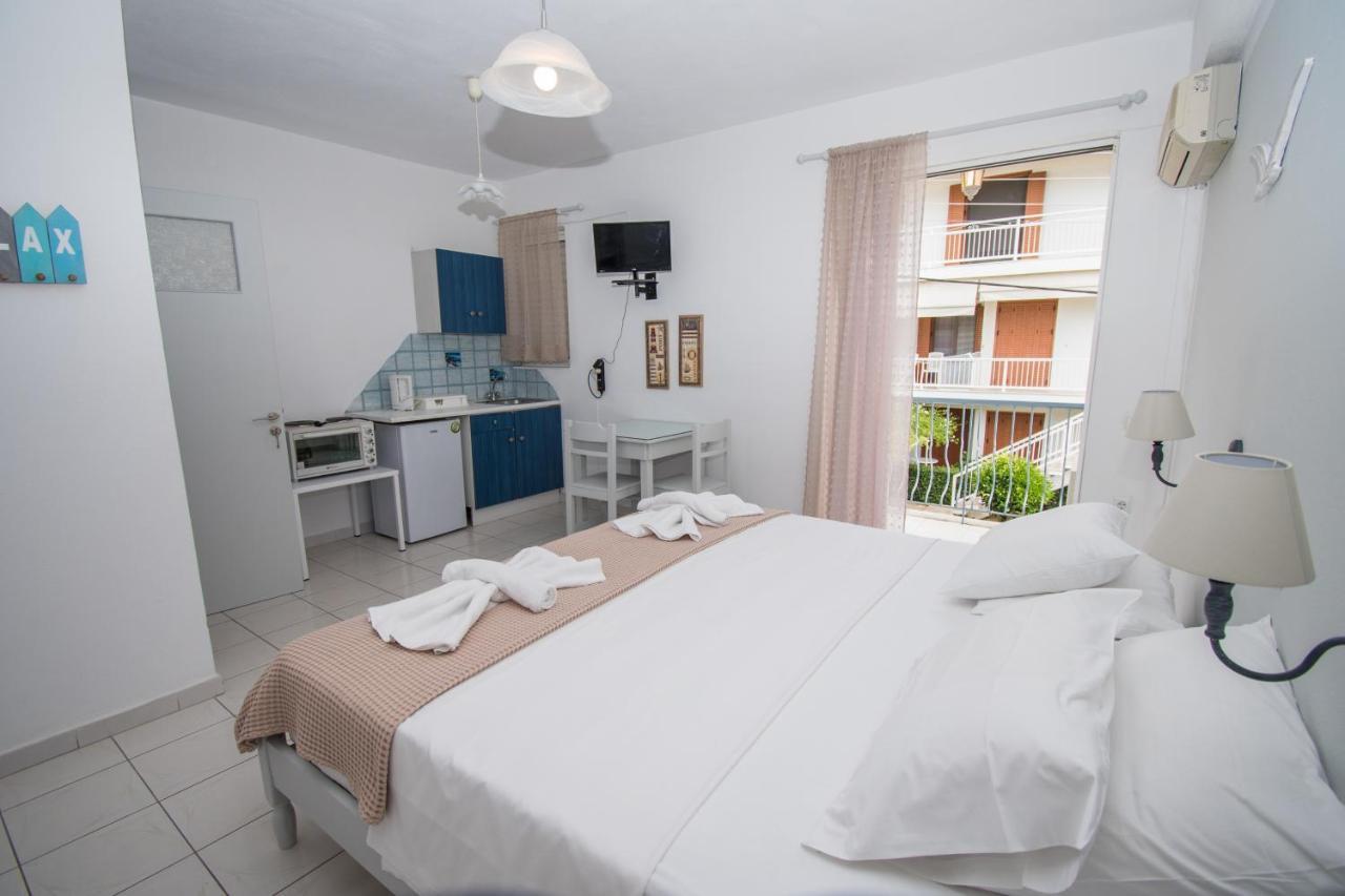Aparthotel Alexandros à Poros Town Extérieur photo