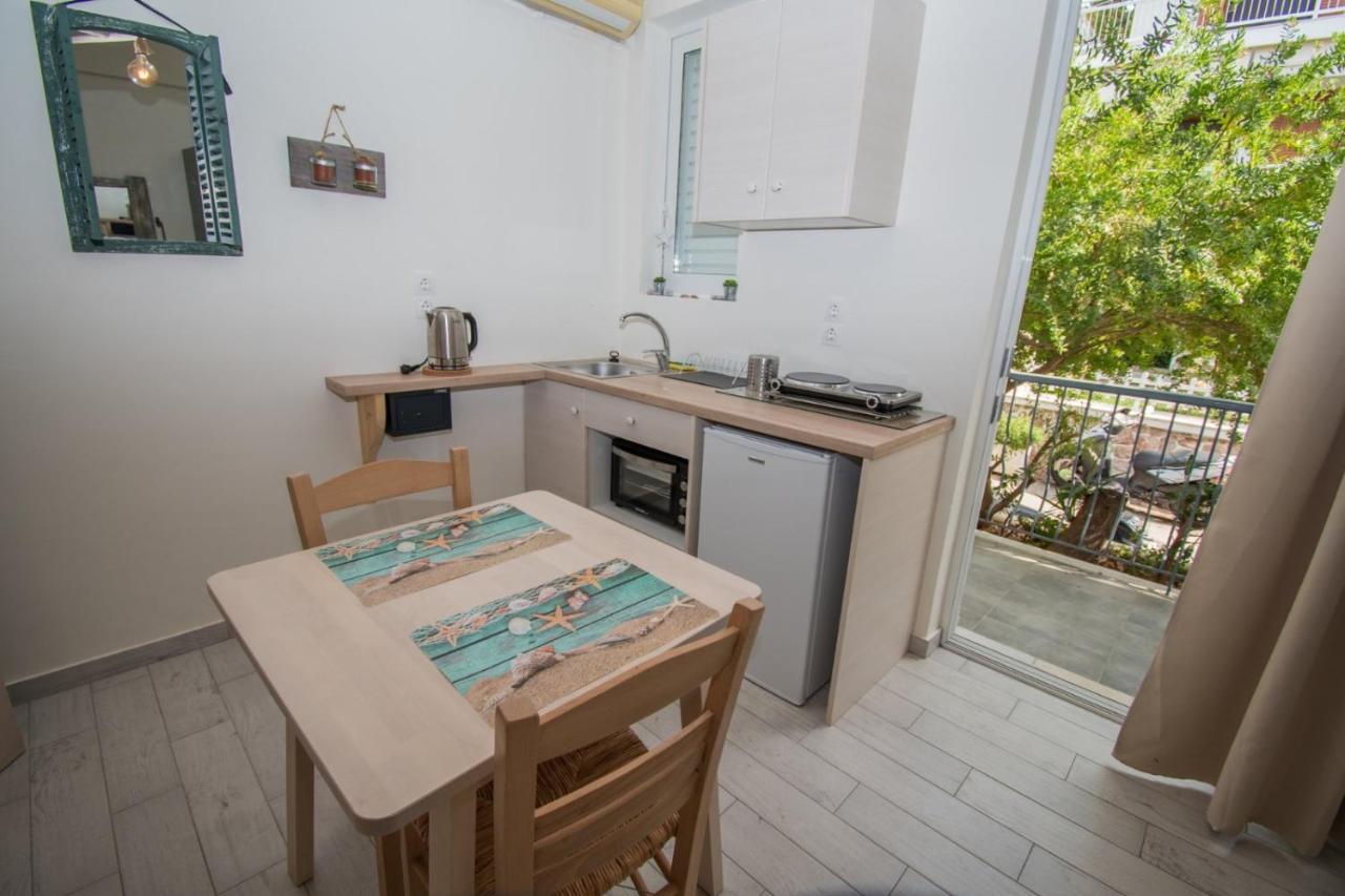 Aparthotel Alexandros à Poros Town Extérieur photo