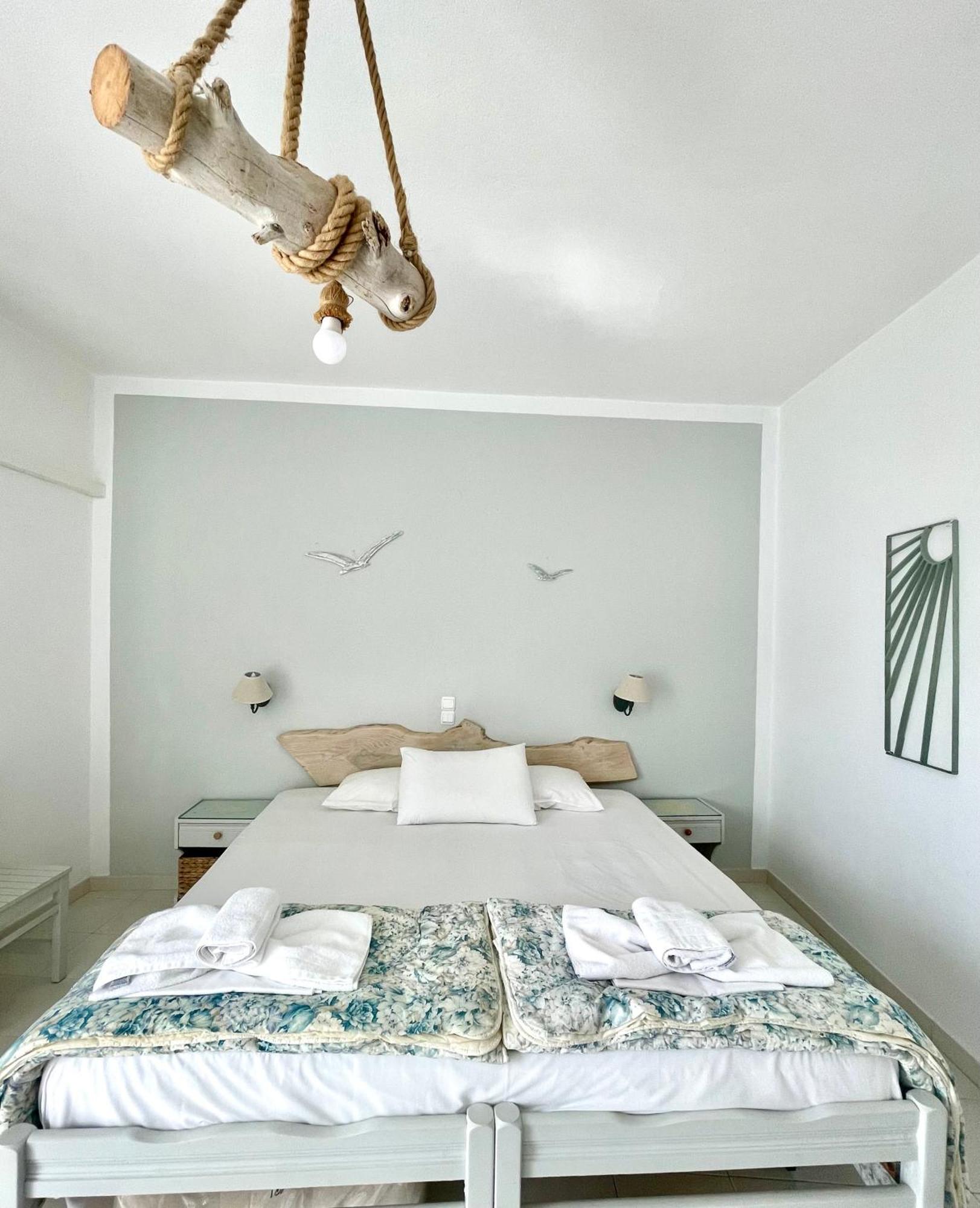 Aparthotel Alexandros à Poros Town Extérieur photo